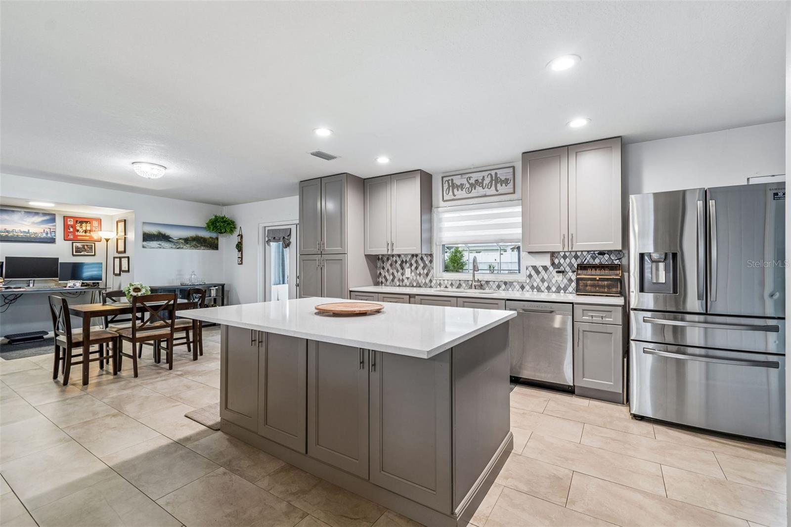 Image 5 of 62 For 530 Julie Lane