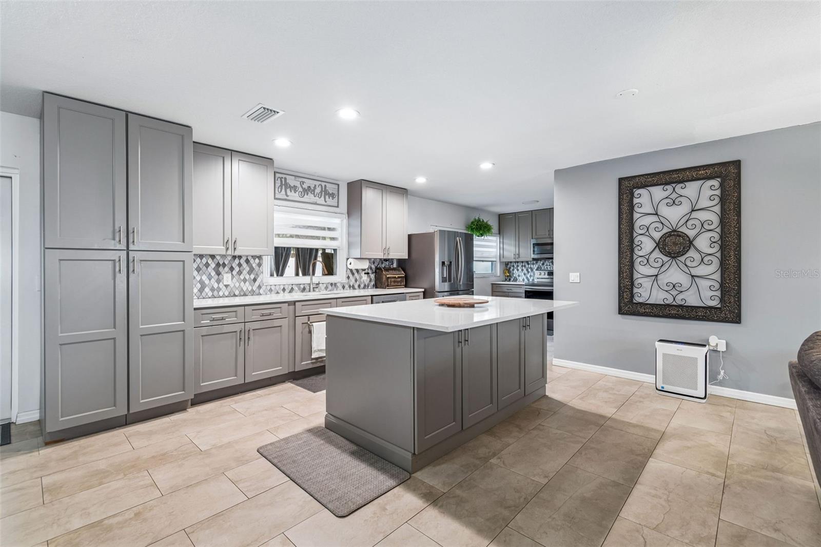 Image 6 of 62 For 530 Julie Lane