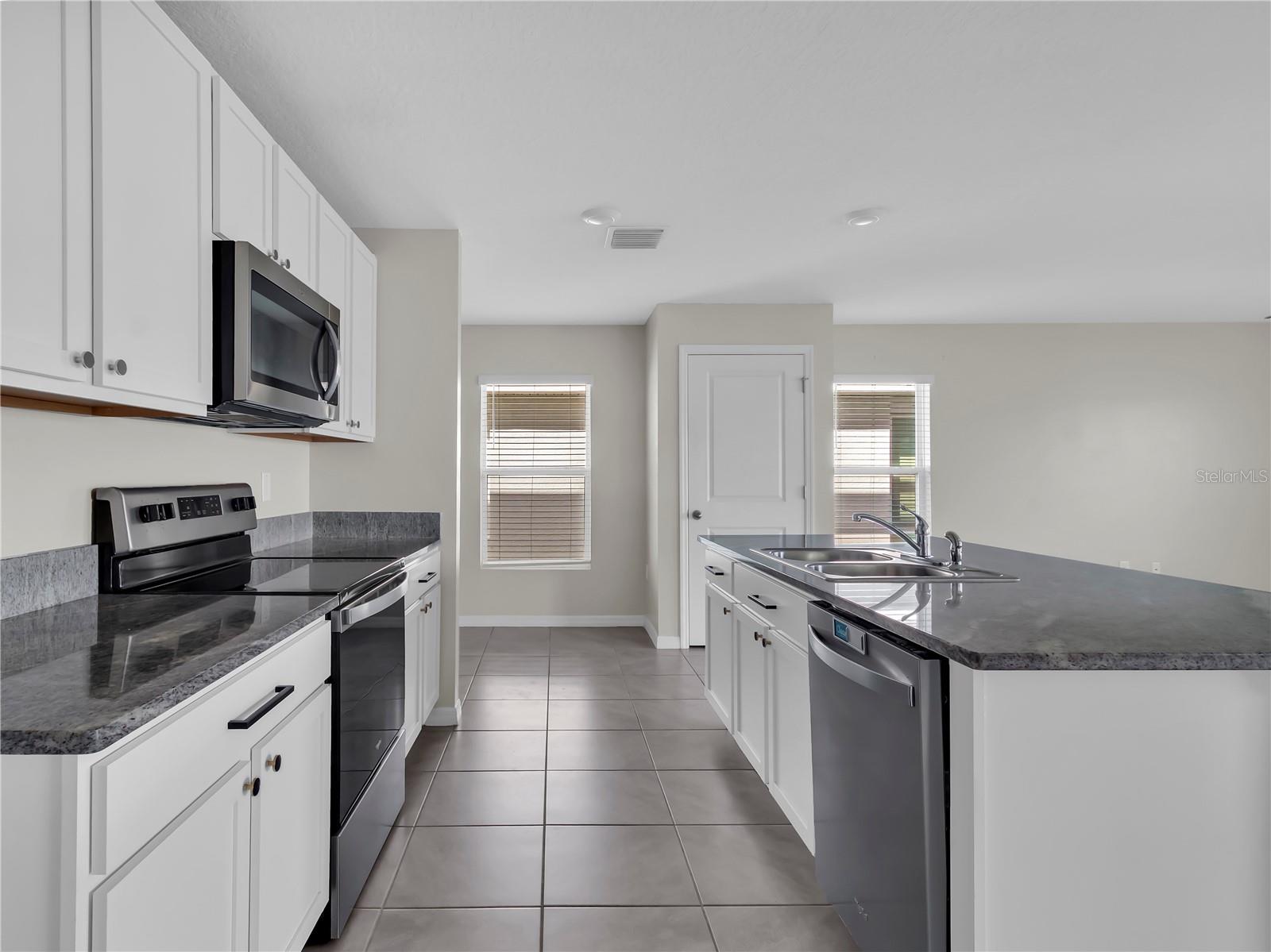 Image 5 of 42 For 16728 Kingman Reef Street