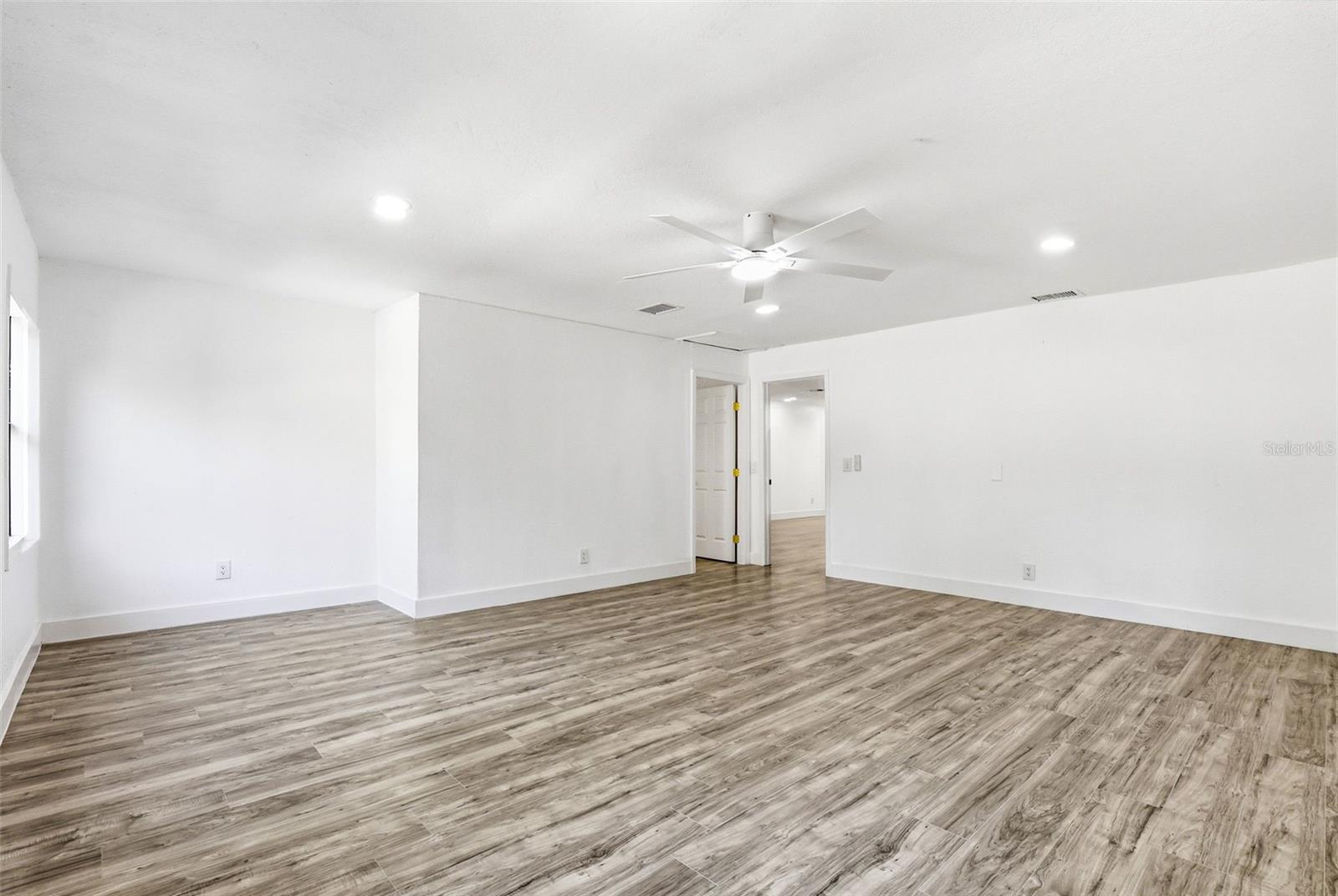 Image 28 of 71 For 10217 Pawnee Avenue