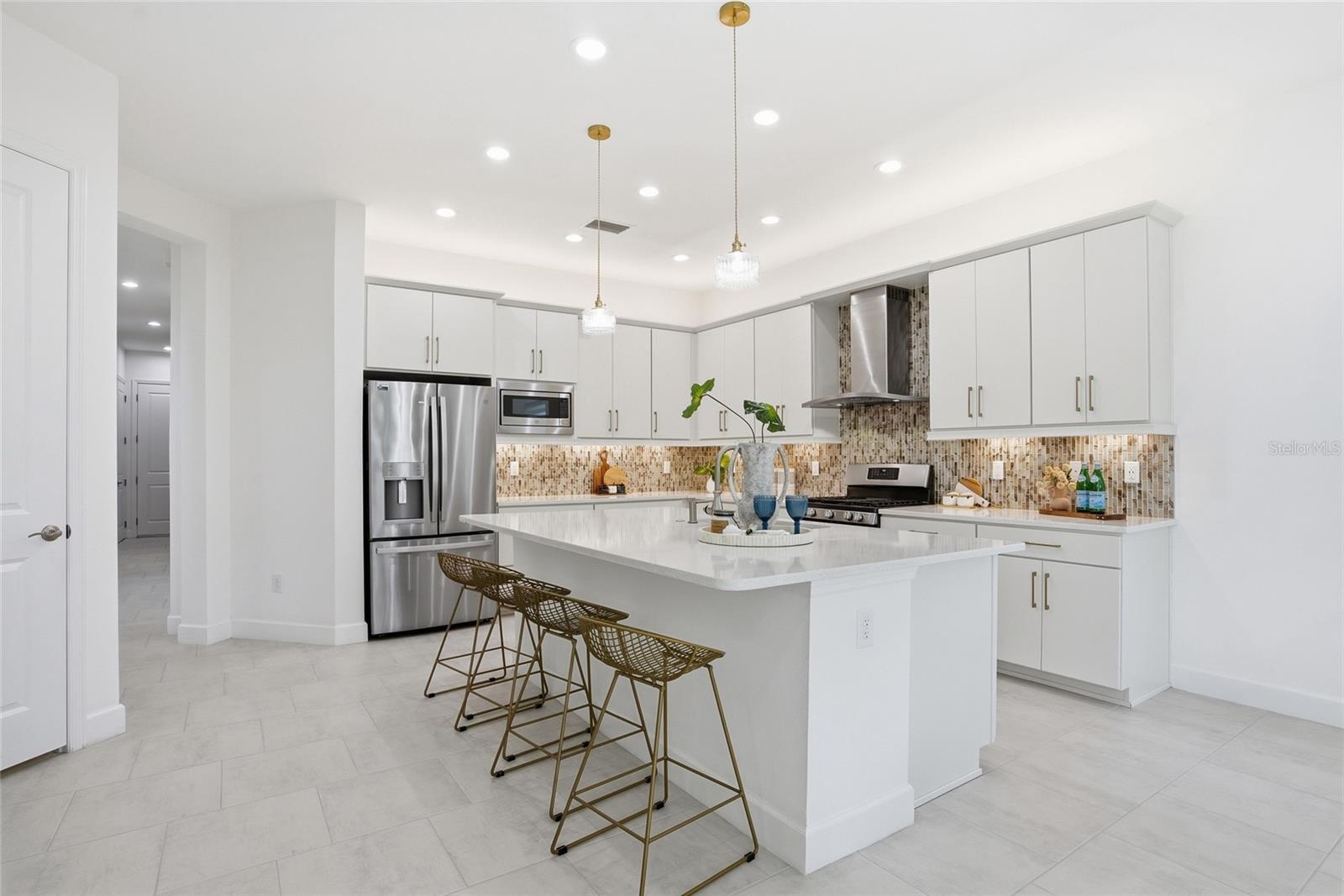 Listing photo id 9 for 32626 Tree Of Life Avenue