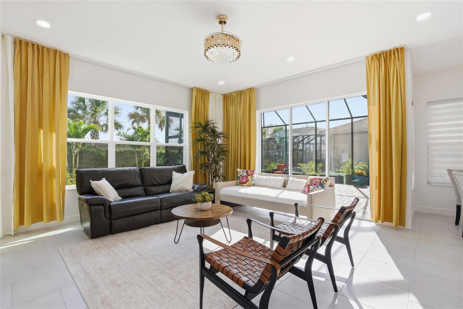 Listing photo id 13 for 32626 Tree Of Life Avenue