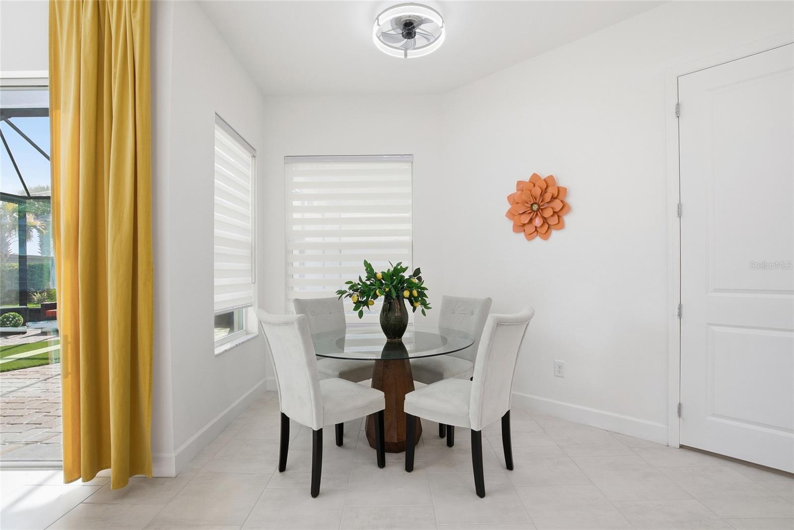 Listing photo id 15 for 32626 Tree Of Life Avenue