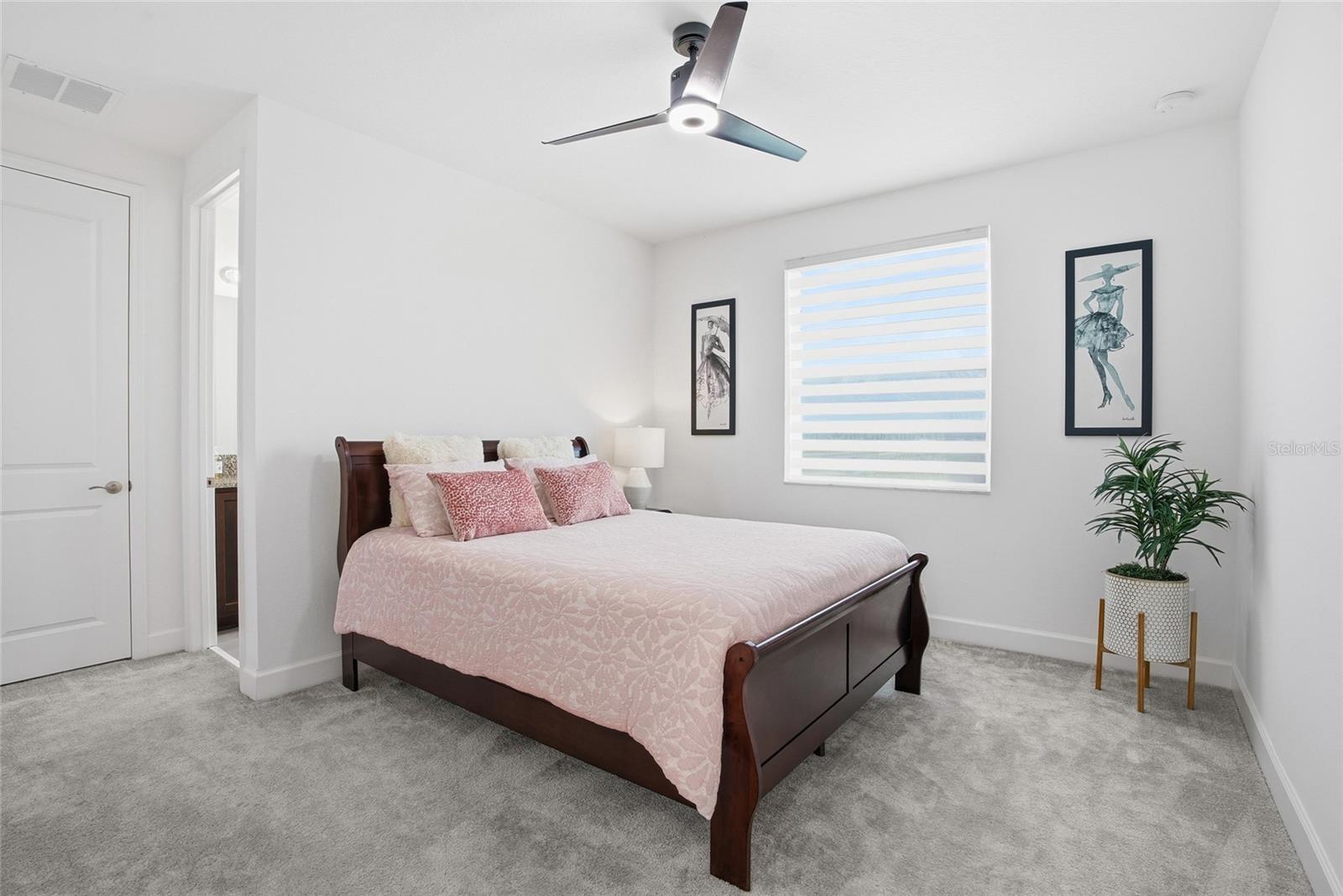 Listing photo id 29 for 32626 Tree Of Life Avenue