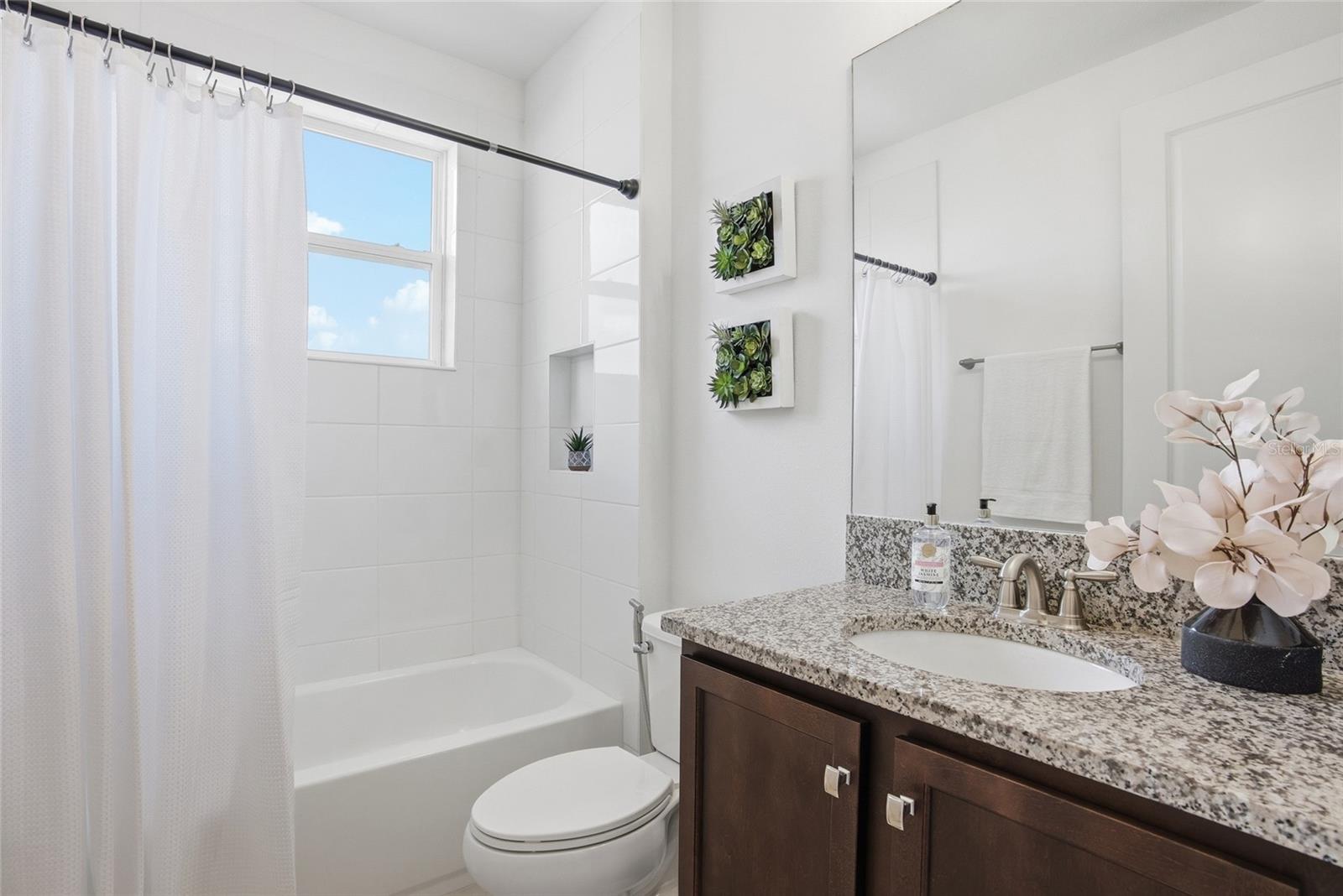 Listing photo id 36 for 32626 Tree Of Life Avenue