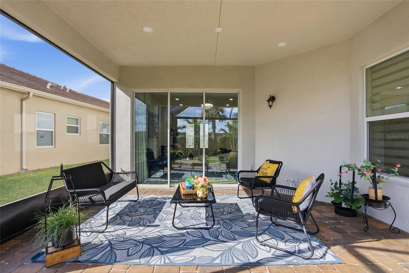 Listing photo id 40 for 32626 Tree Of Life Avenue