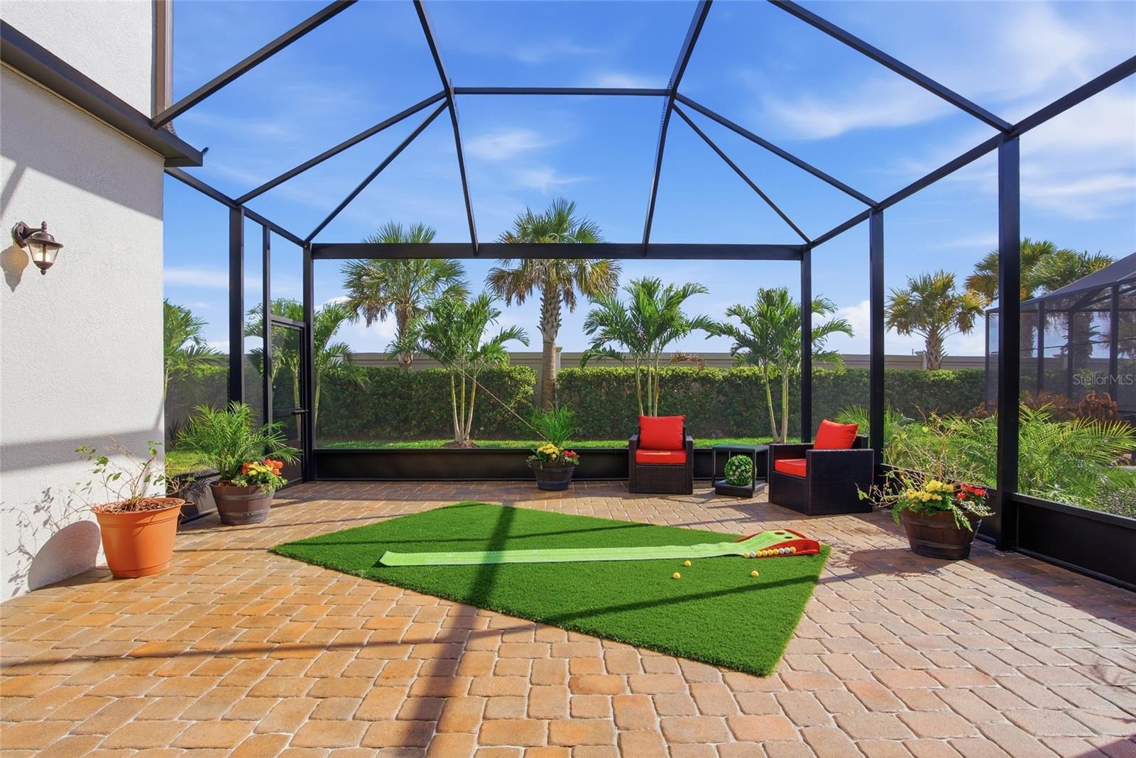 Listing photo id 42 for 32626 Tree Of Life Avenue