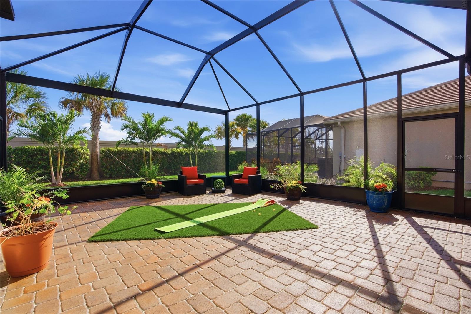 Listing photo id 43 for 32626 Tree Of Life Avenue