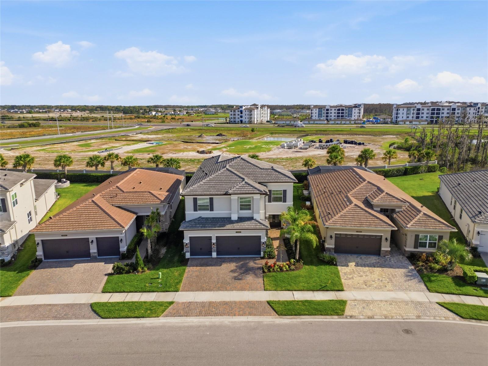 Listing photo id 50 for 32626 Tree Of Life Avenue