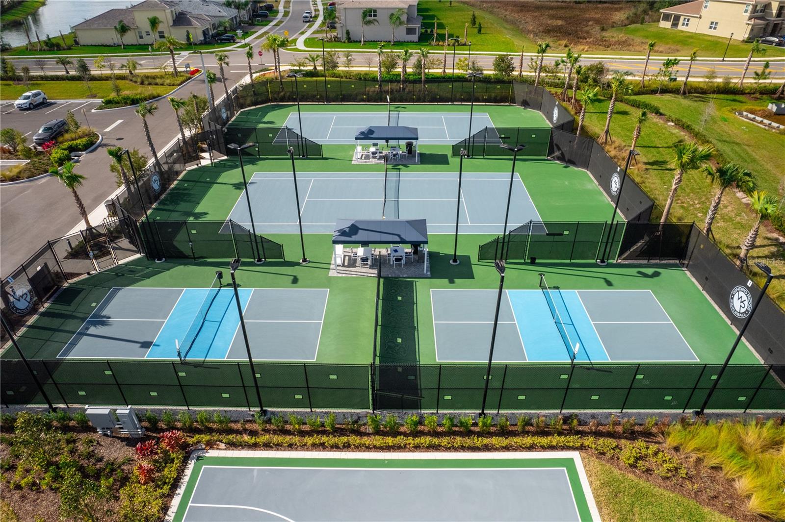 Listing photo id 60 for 32626 Tree Of Life Avenue