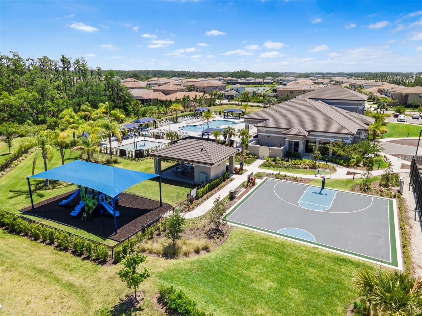 Listing photo id 63 for 32626 Tree Of Life Avenue