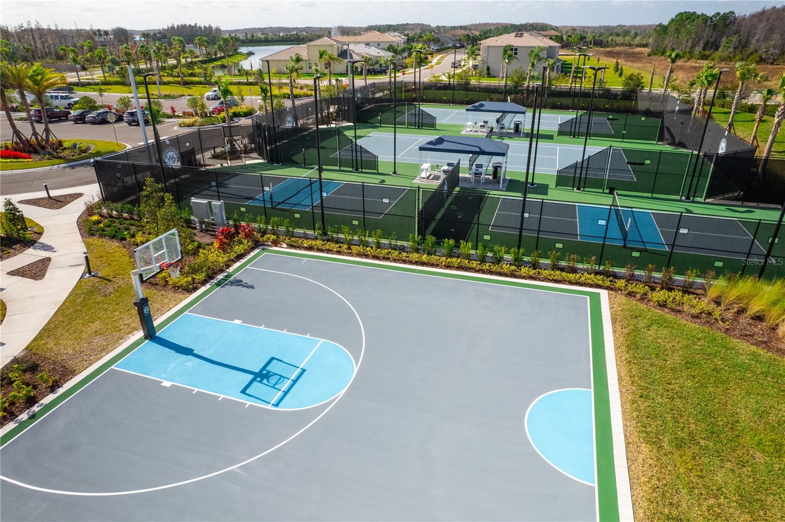 Listing photo id 65 for 32626 Tree Of Life Avenue