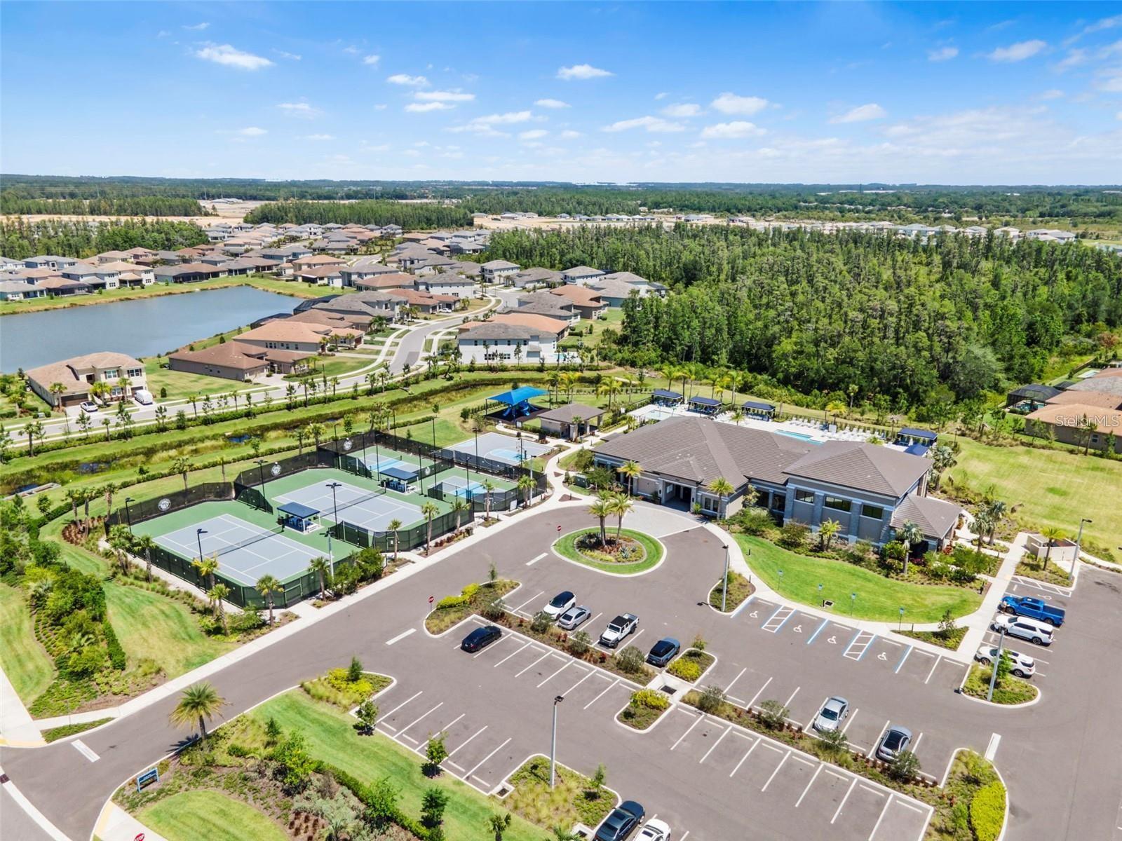 Listing photo id 68 for 32626 Tree Of Life Avenue