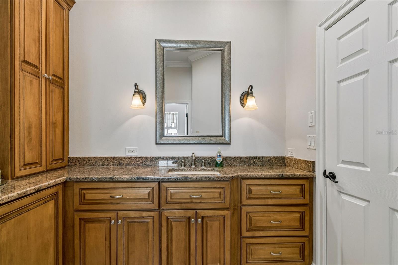 Image 23 of 100 For 1709 La Forest Avenue