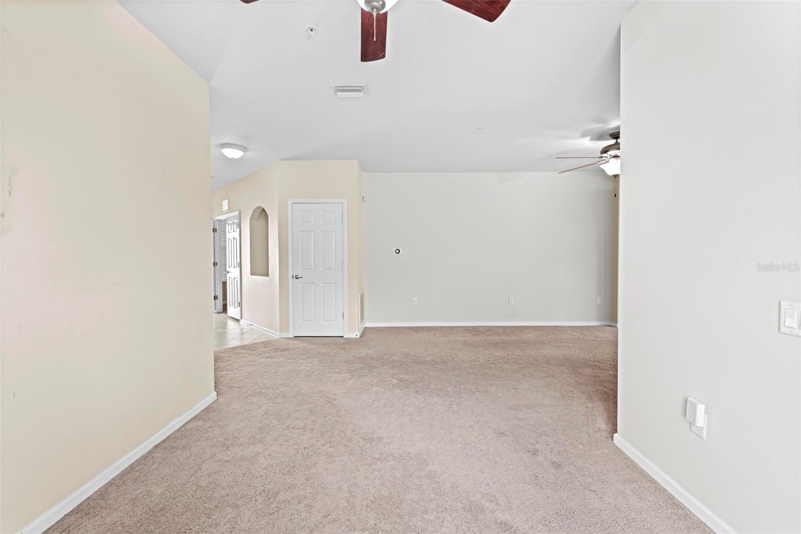 Image 12 of 41 For 2105 Kings Palace Drive 2105