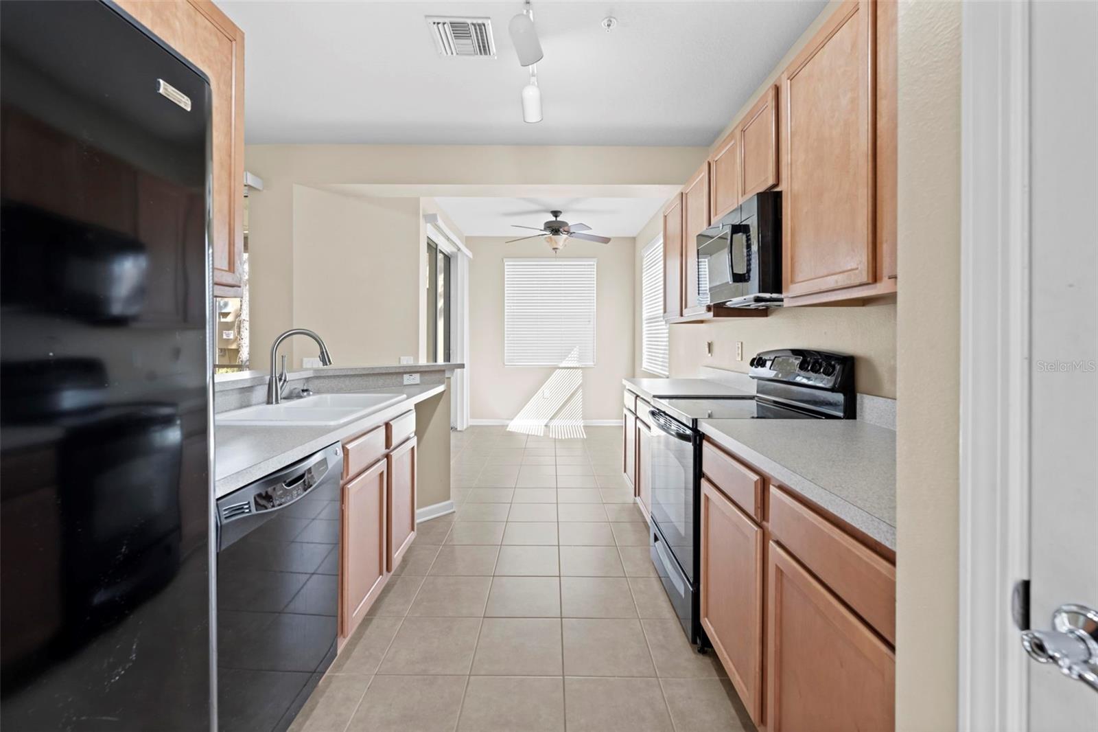 Image 15 of 41 For 2105 Kings Palace Drive 2105