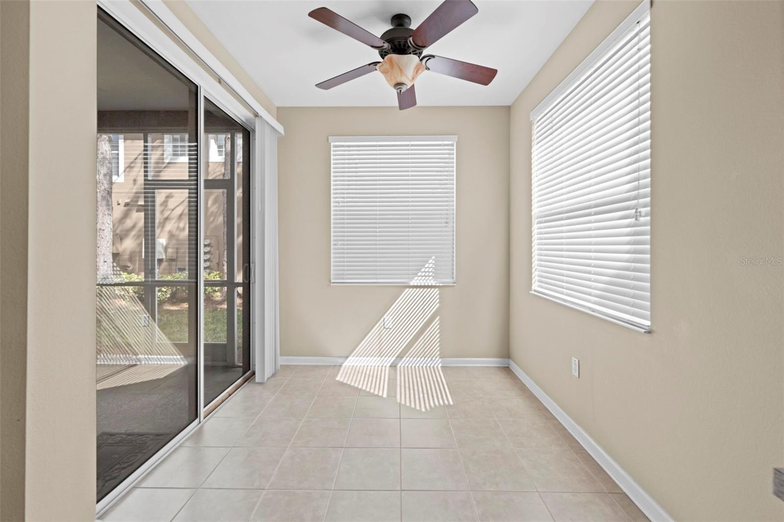 Image 17 of 41 For 2105 Kings Palace Drive 2105