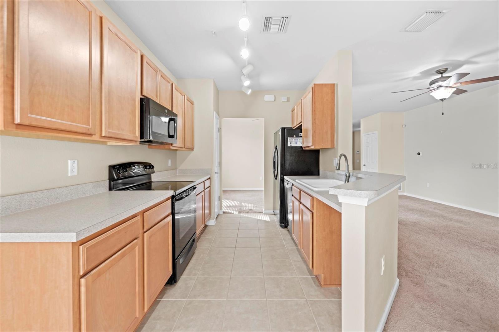 Image 19 of 41 For 2105 Kings Palace Drive 2105