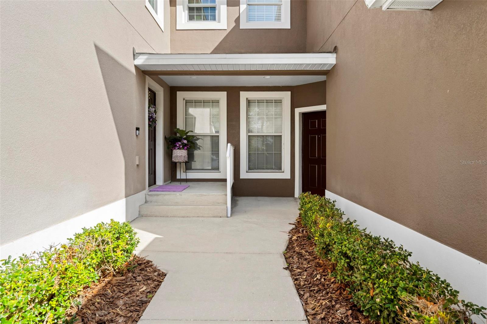 Image 4 of 41 For 2105 Kings Palace Drive 2105