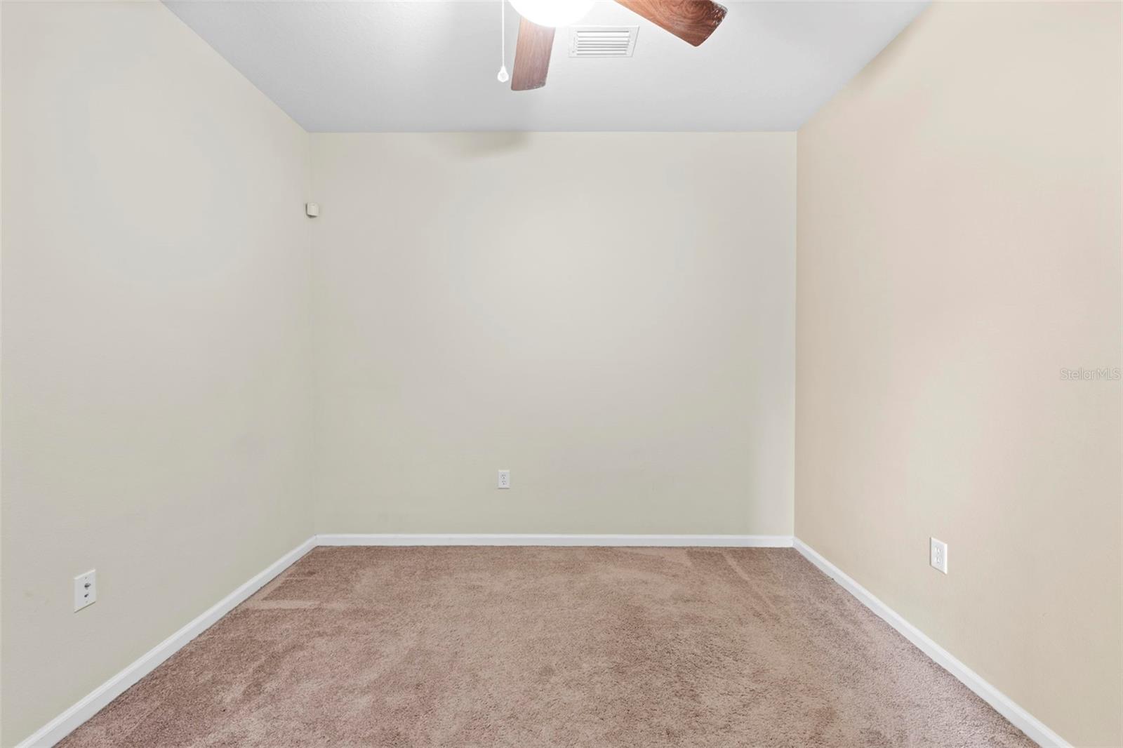 Image 7 of 41 For 2105 Kings Palace Drive 2105