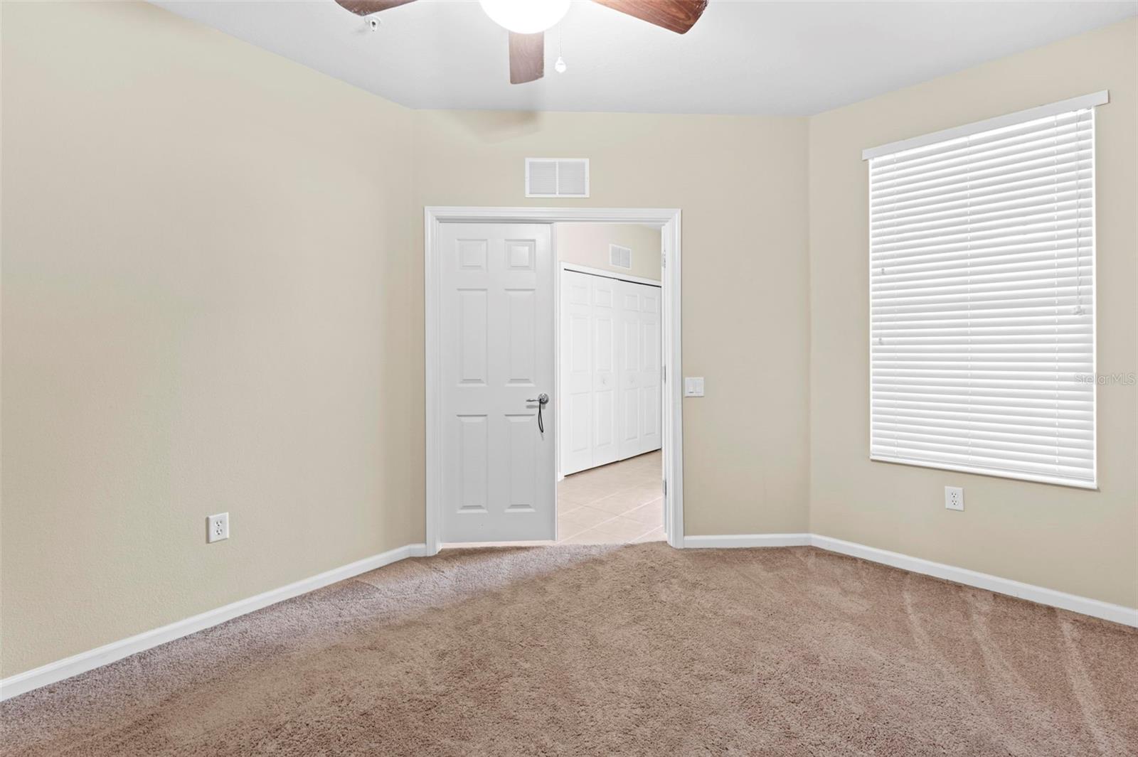 Image 8 of 41 For 2105 Kings Palace Drive 2105