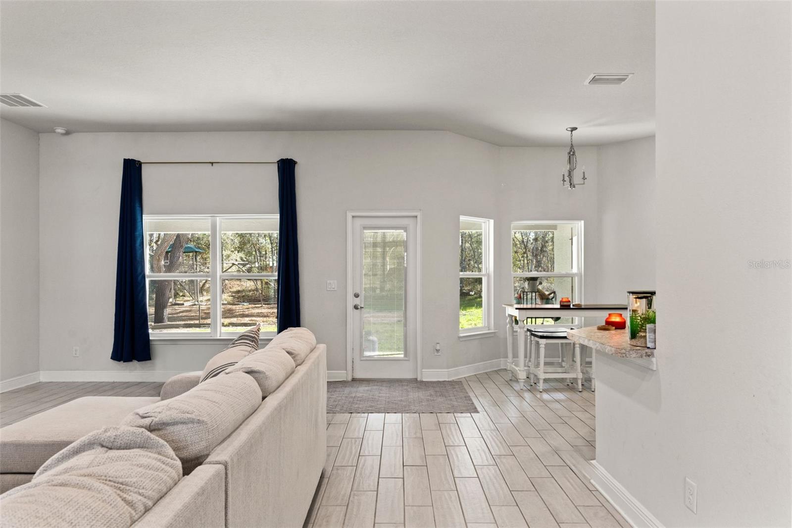 Image 11 of 46 For 15250 Barron Court