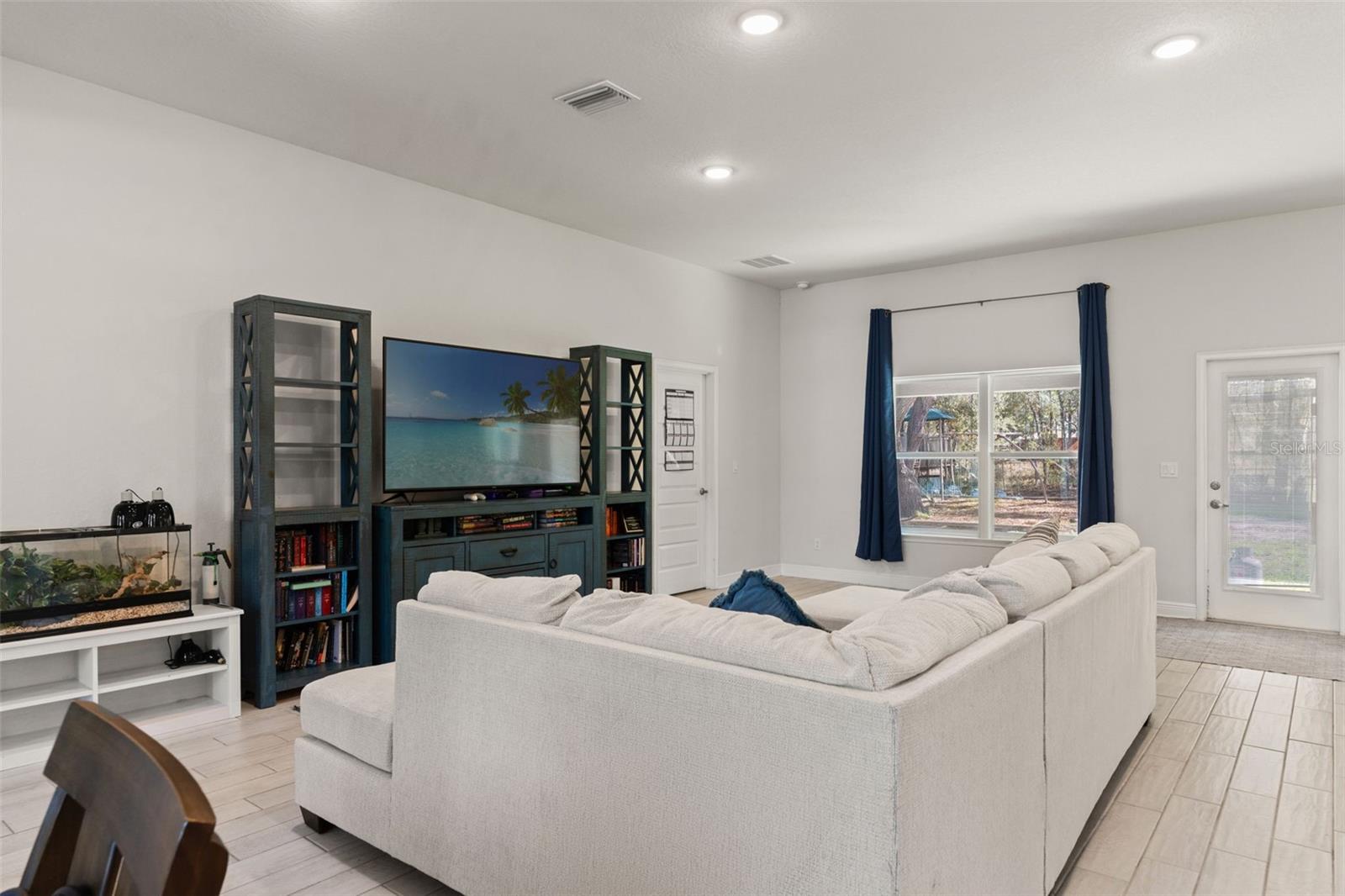 Image 12 of 46 For 15250 Barron Court