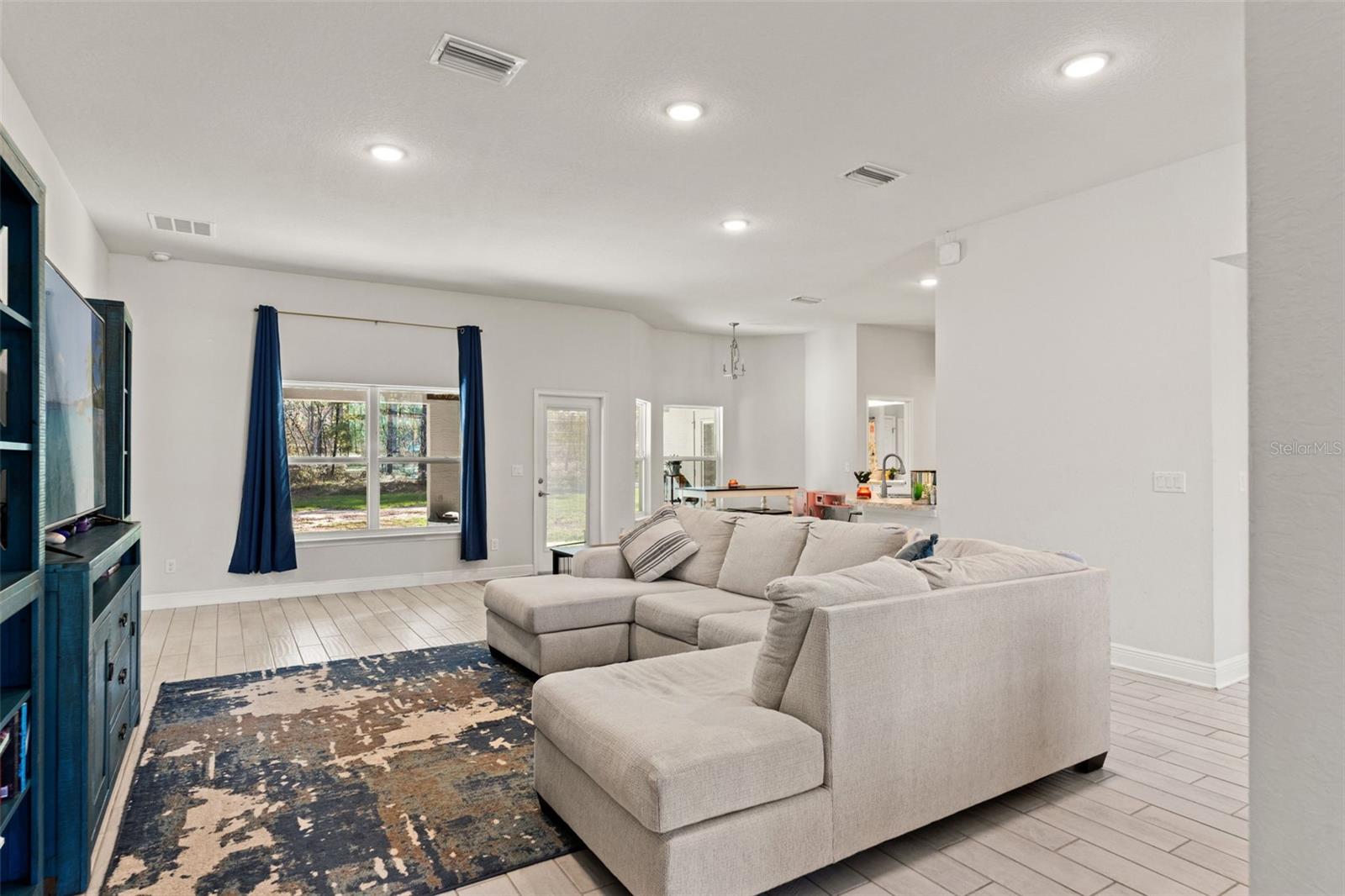 Image 14 of 46 For 15250 Barron Court