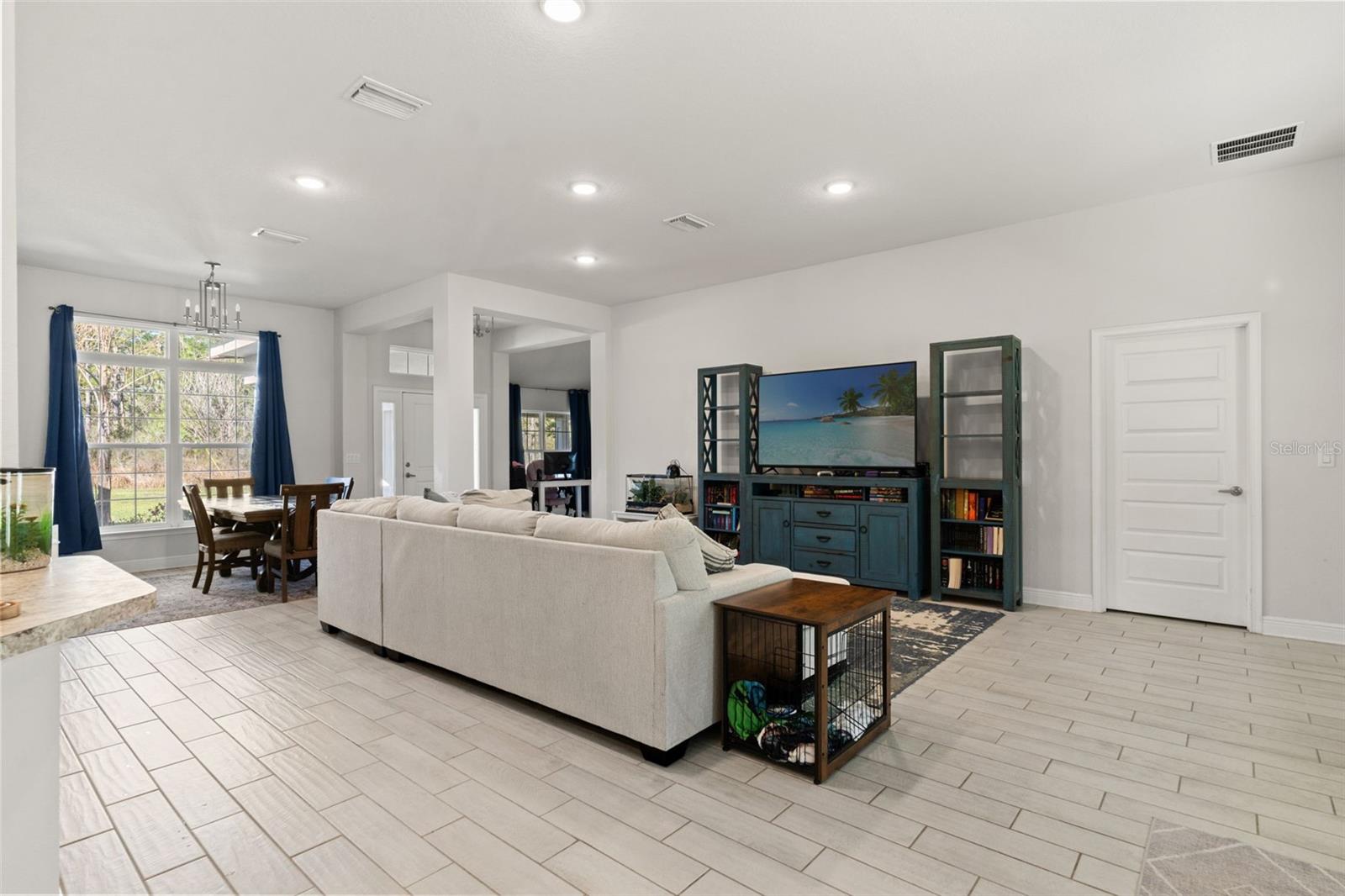 Image 16 of 46 For 15250 Barron Court