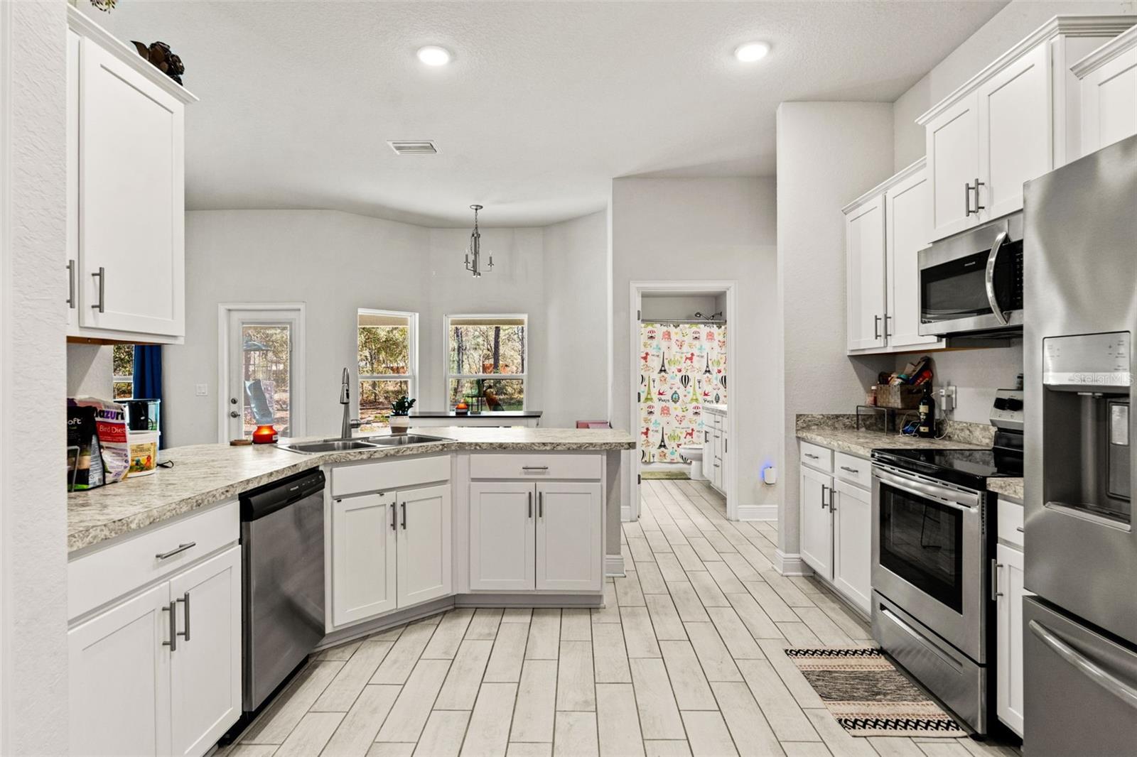 Image 29 of 46 For 15250 Barron Court