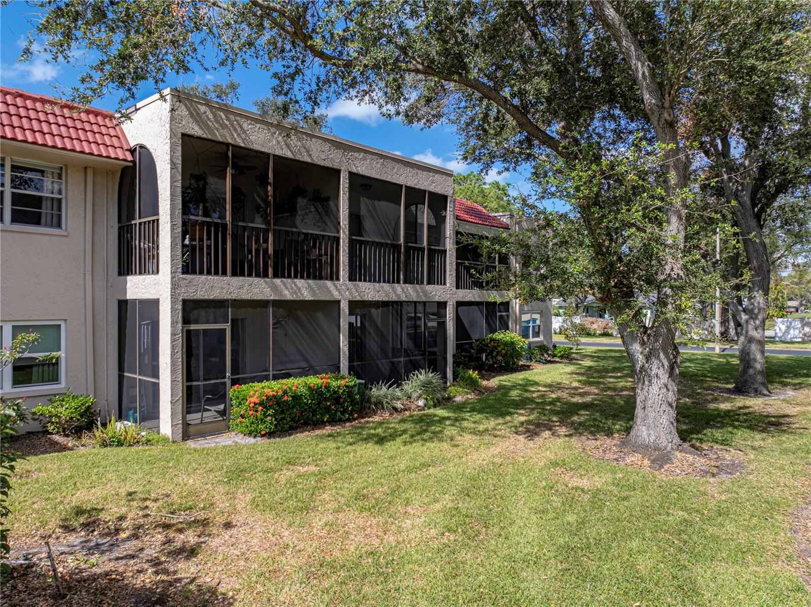 Image 30 of 44 For 9700 Starkey Road 312