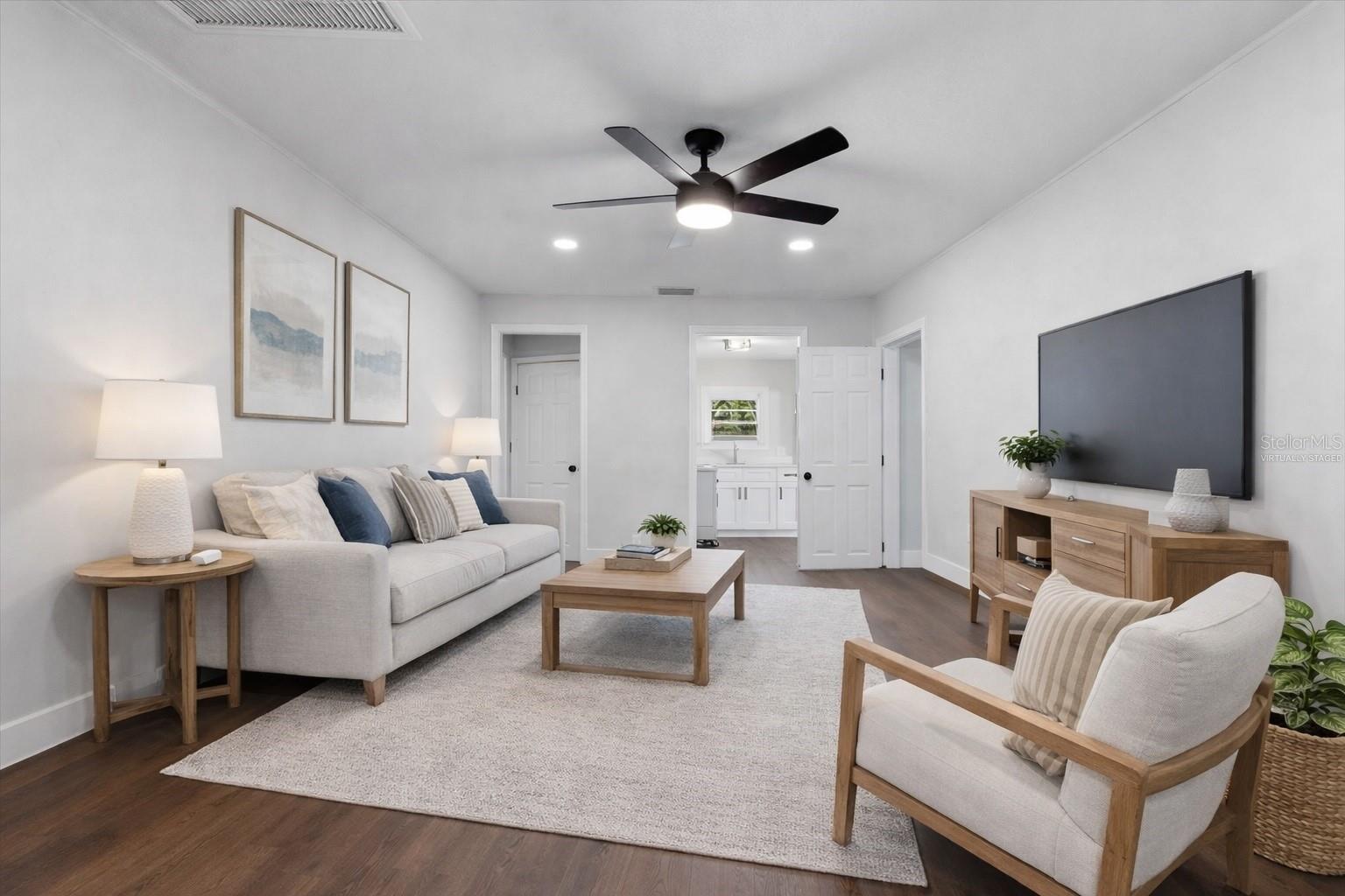 Image 8 of 27 For 1144 New York Avenue