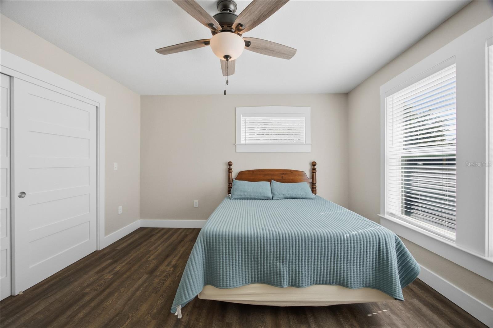 Image 11 of 31 For 106 Crest Avenue