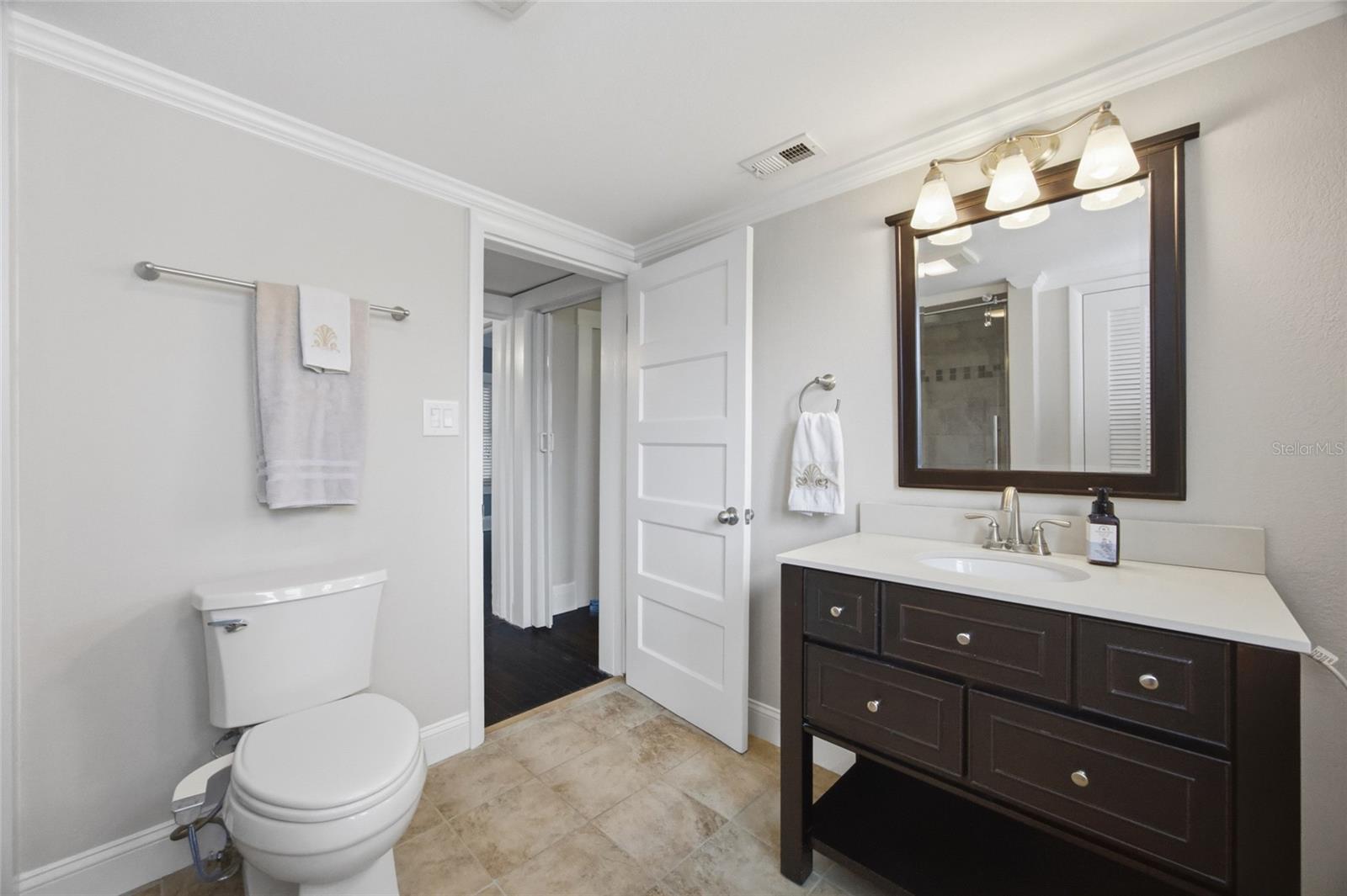 Image 22 of 31 For 106 Crest Avenue