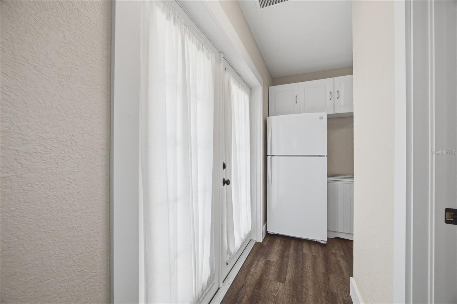 Image 23 of 31 For 106 Crest Avenue