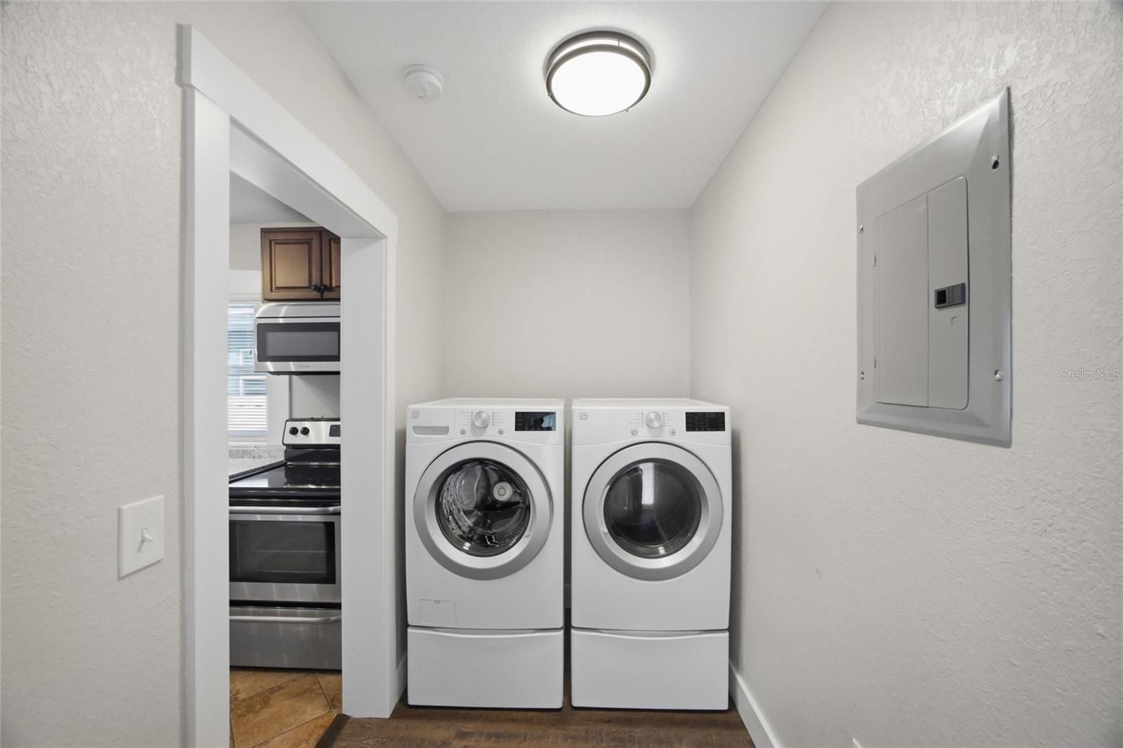 Image 24 of 31 For 106 Crest Avenue