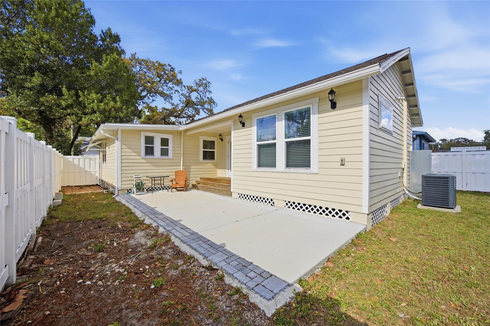 Image 25 of 31 For 106 Crest Avenue