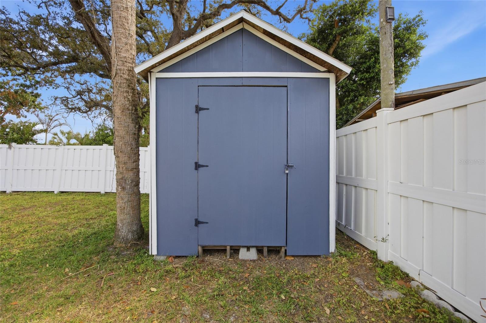 Image 26 of 31 For 106 Crest Avenue