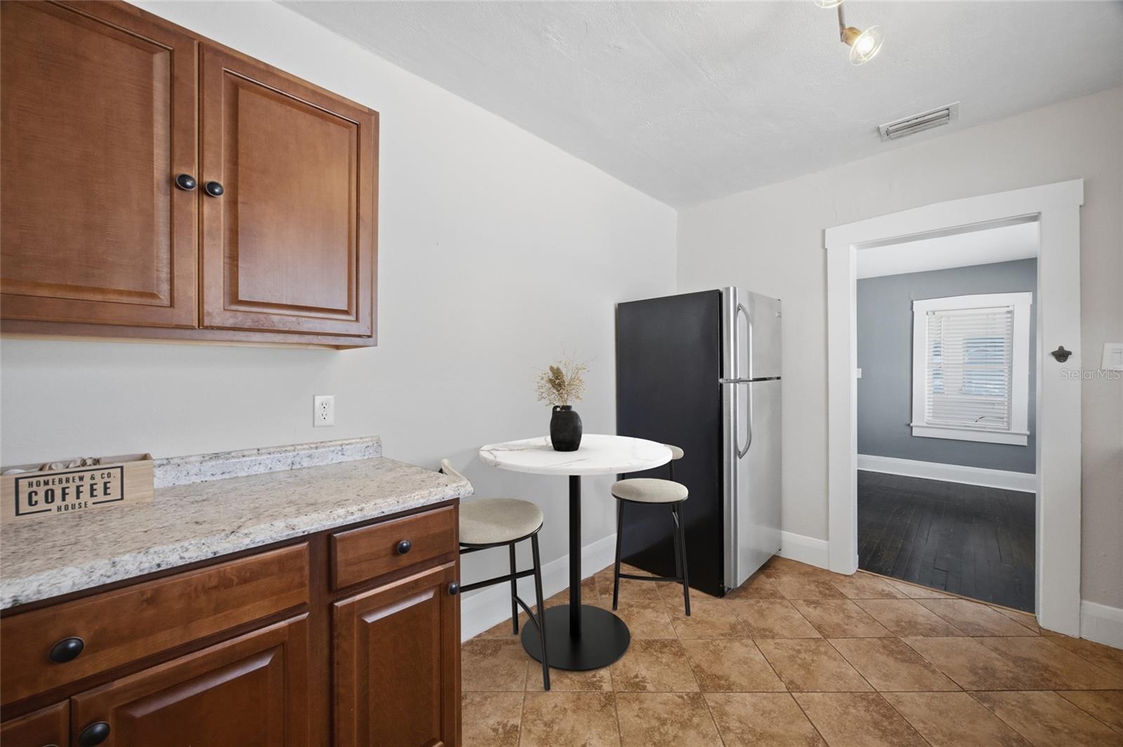 Image 8 of 31 For 106 Crest Avenue