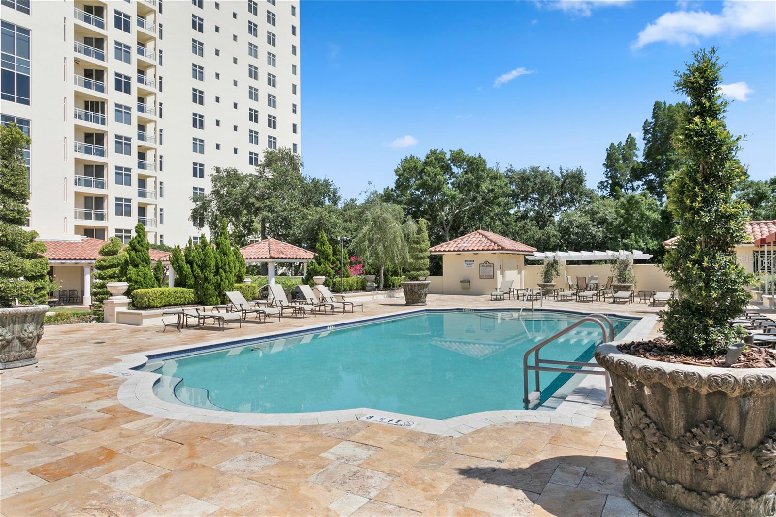 Listing photo id 98 for 4201 Bayshore Boulevard 2101