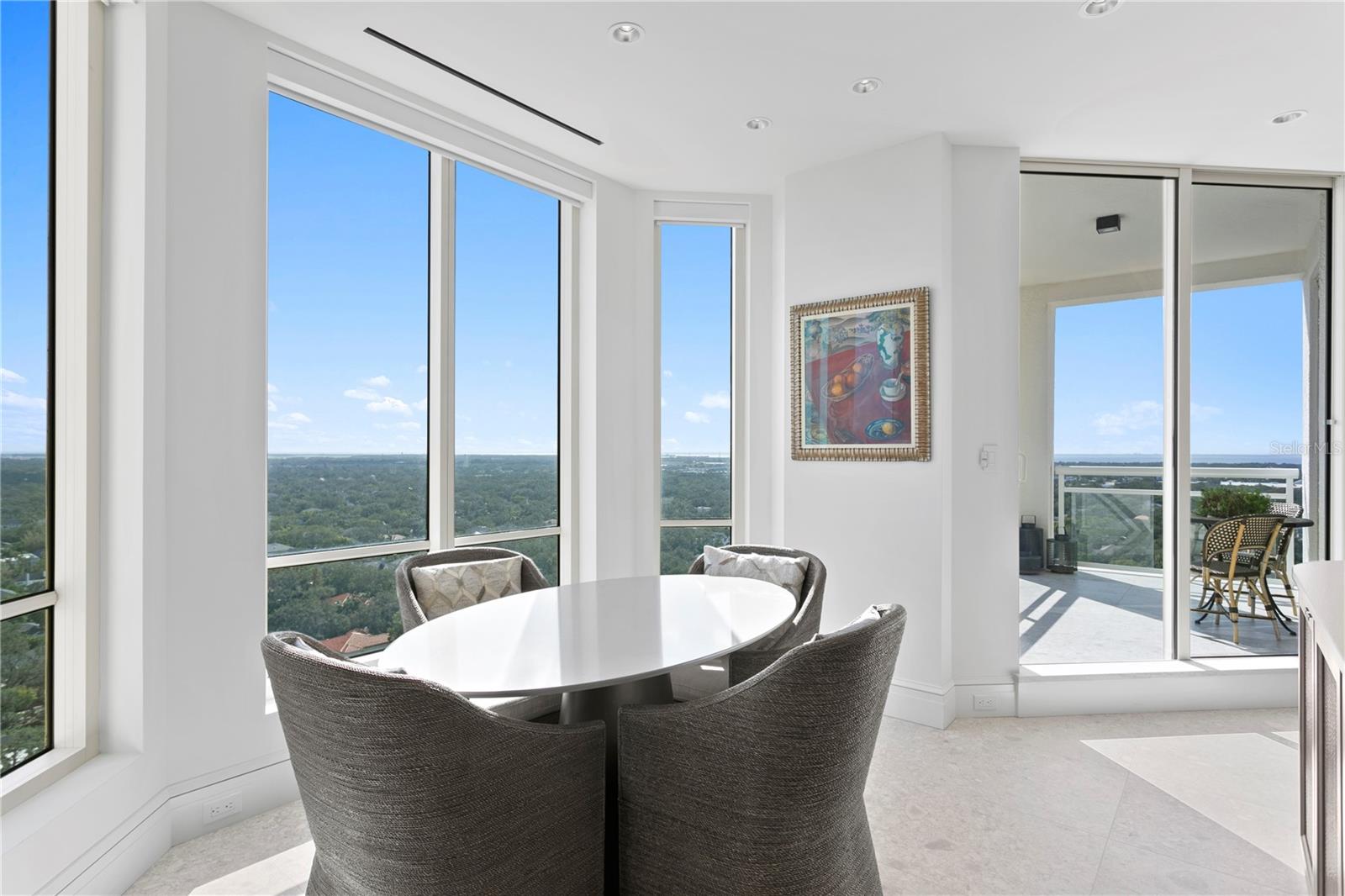 Listing photo id 23 for 4201 Bayshore Boulevard 2101
