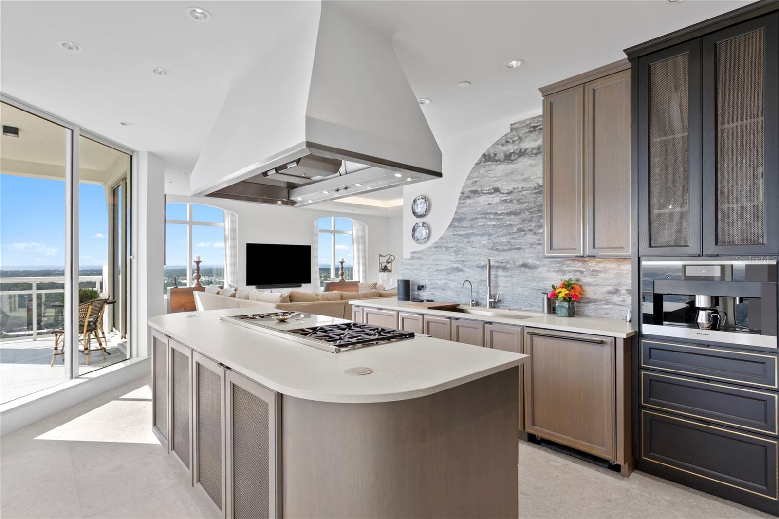 Listing photo id 25 for 4201 Bayshore Boulevard 2101