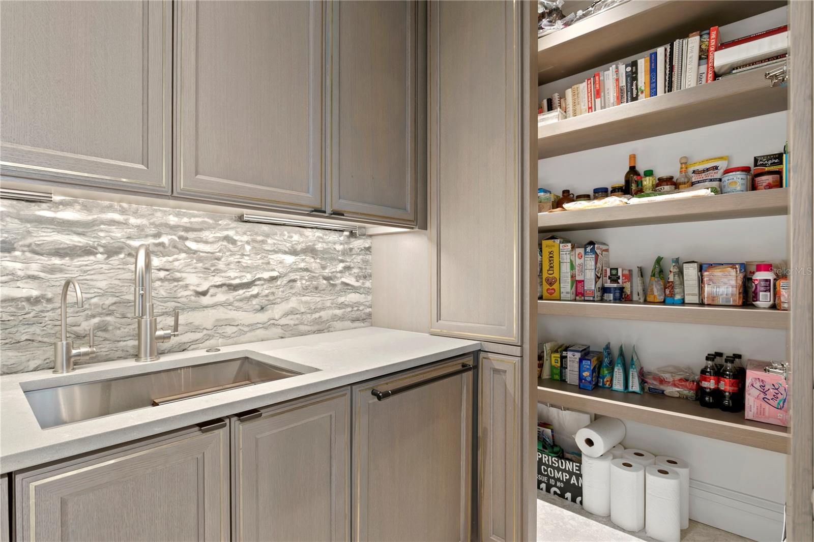Listing photo id 34 for 4201 Bayshore Boulevard 2101