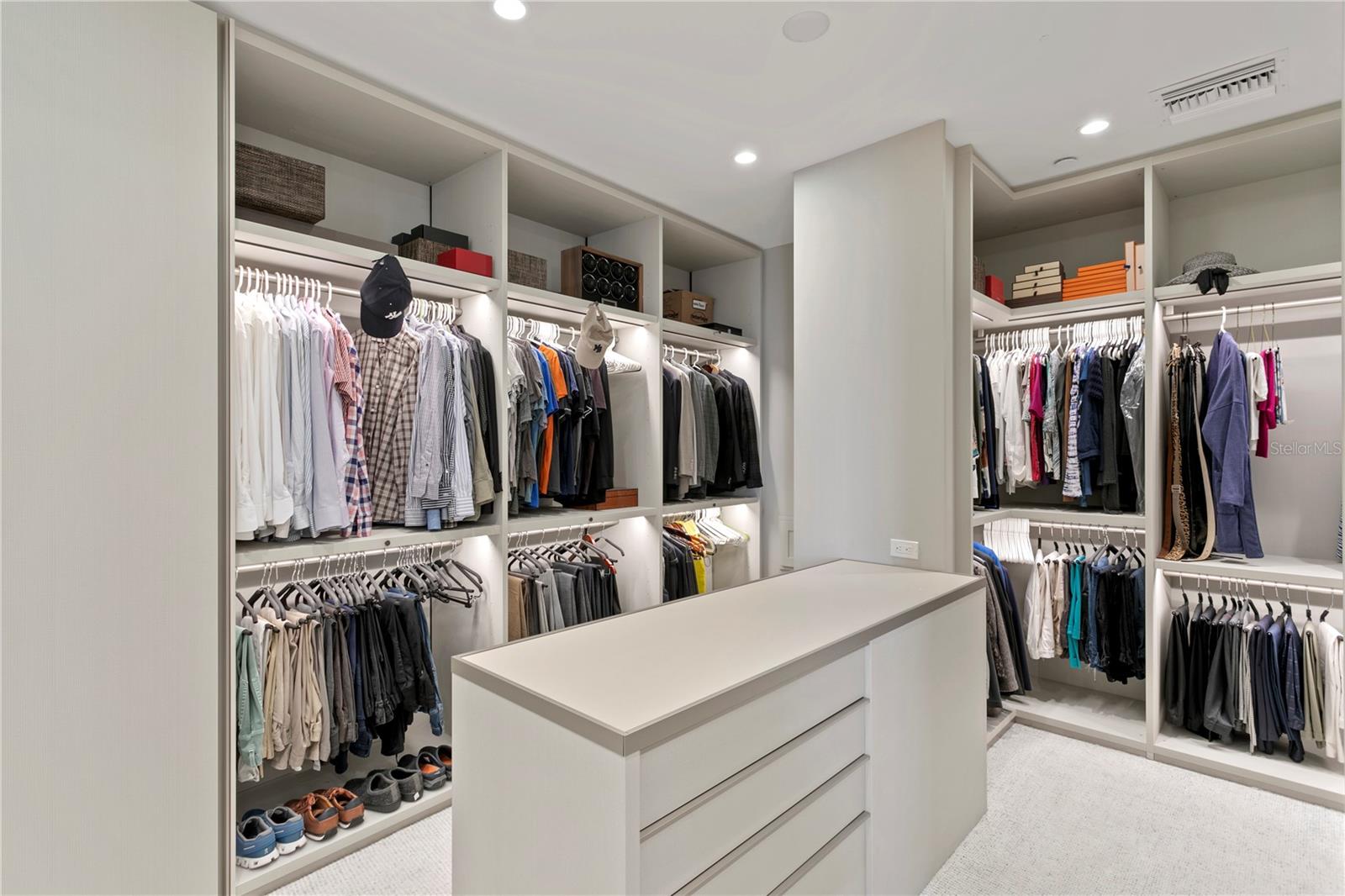 Listing photo id 66 for 4201 Bayshore Boulevard 2101
