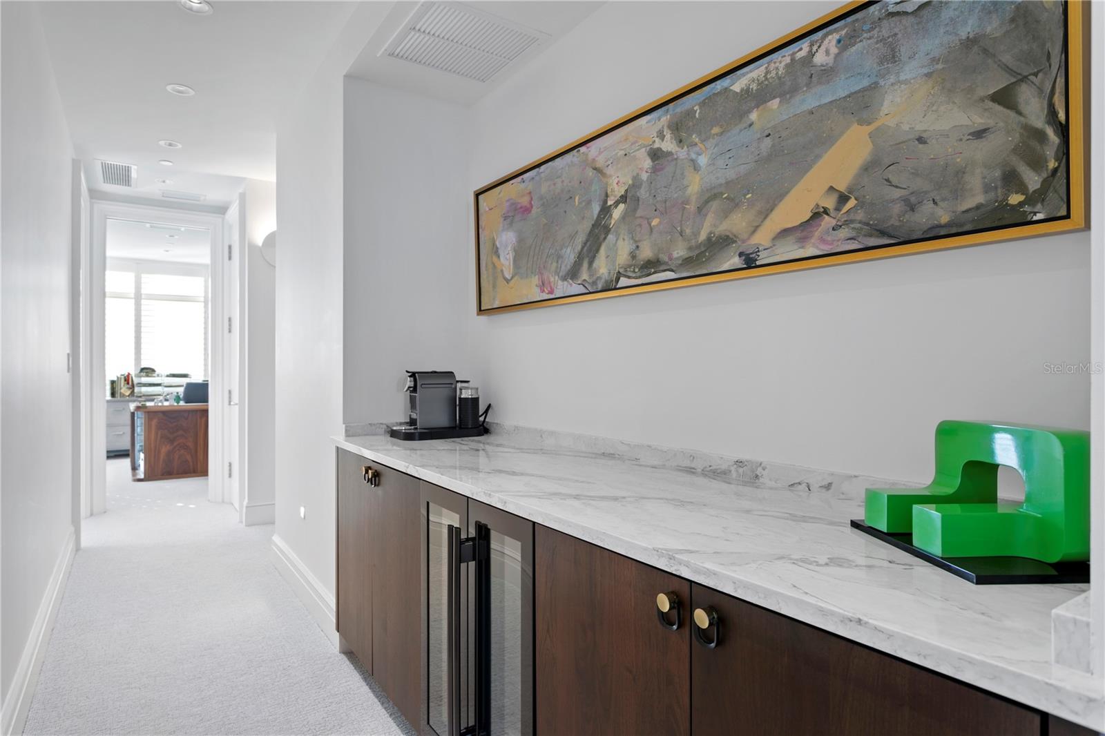 Listing photo id 75 for 4201 Bayshore Boulevard 2101