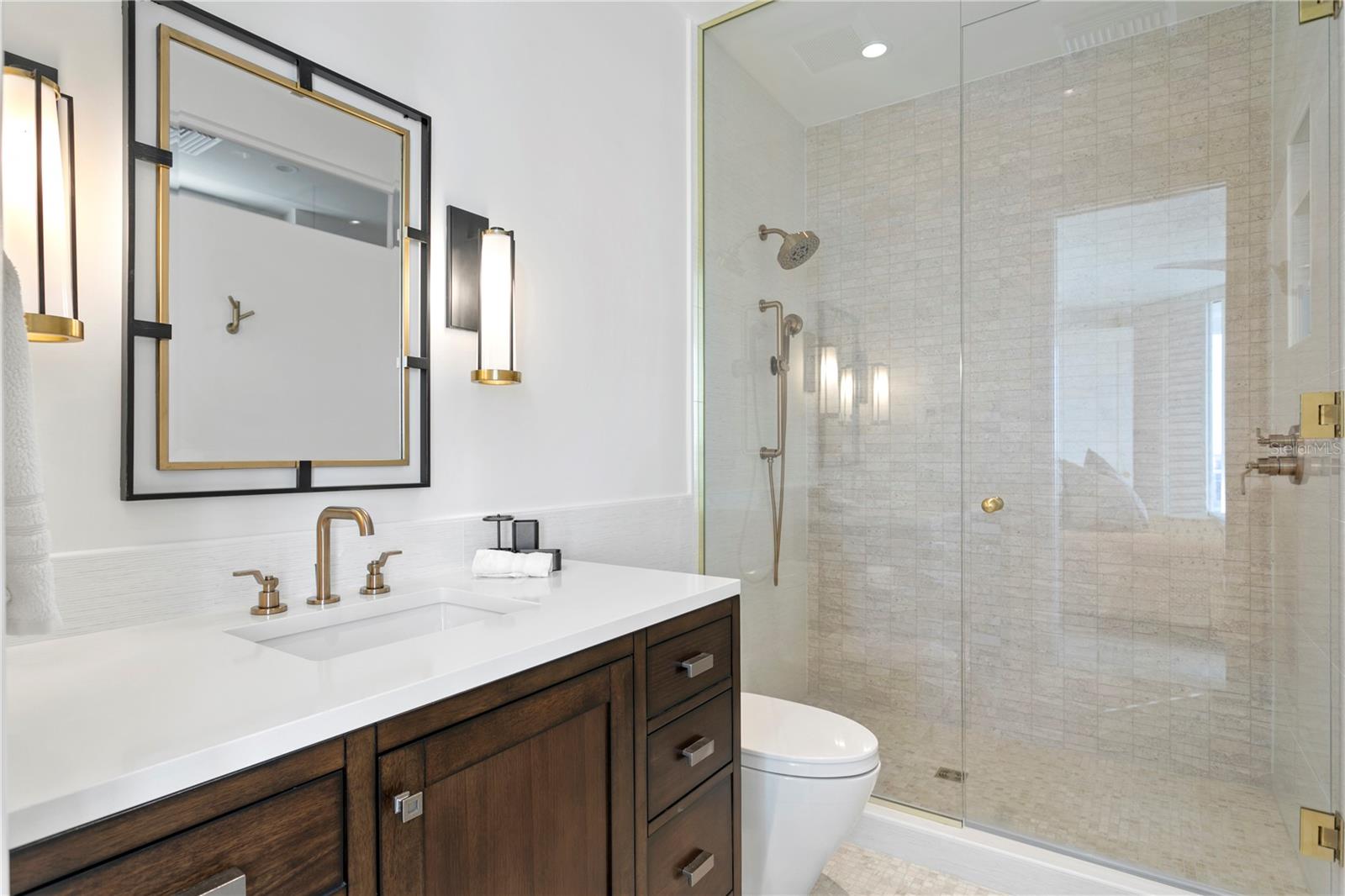 Listing photo id 77 for 4201 Bayshore Boulevard 2101
