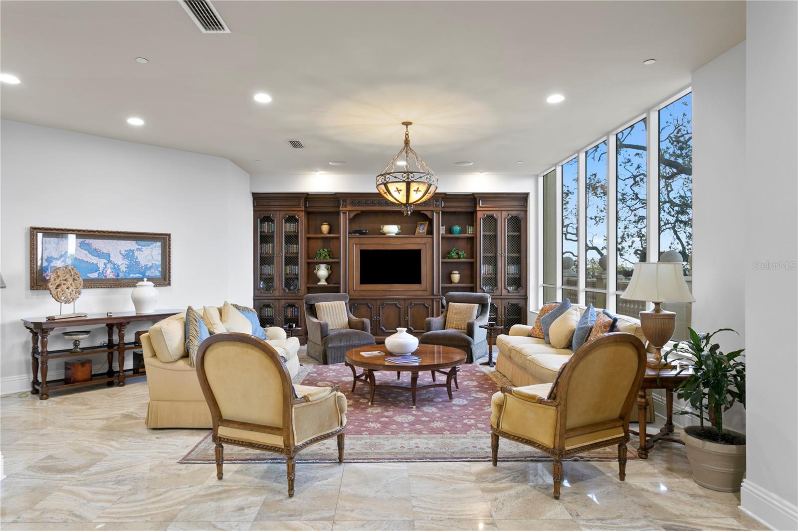 Listing photo id 90 for 4201 Bayshore Boulevard 2101