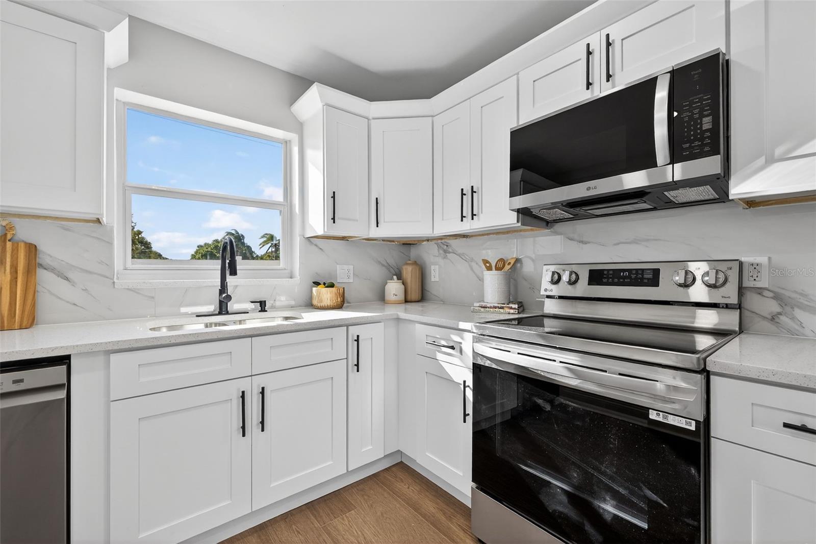 Image 11 of 24 For 13690 87th Place N