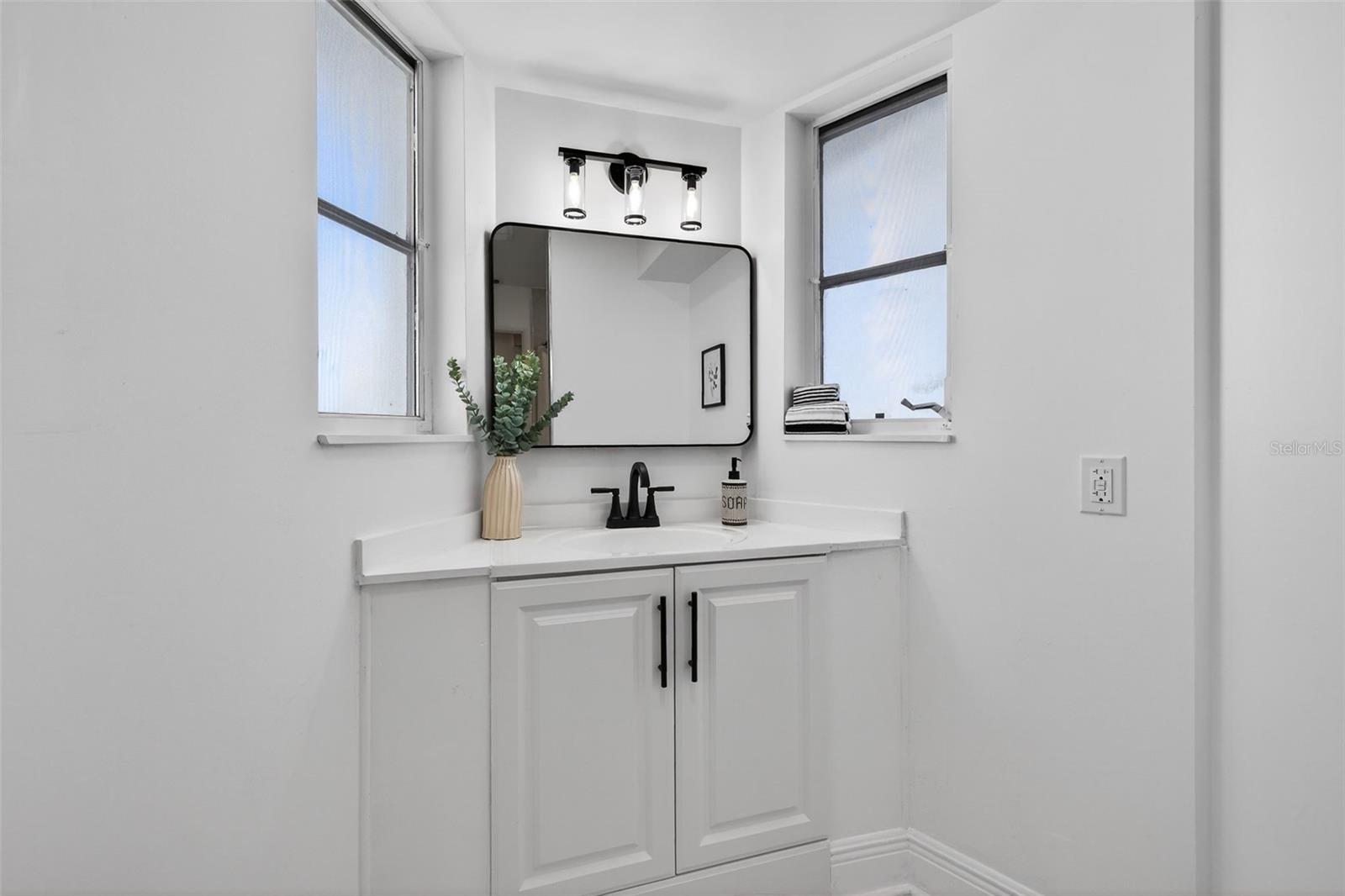 Image 16 of 24 For 13690 87th Place N