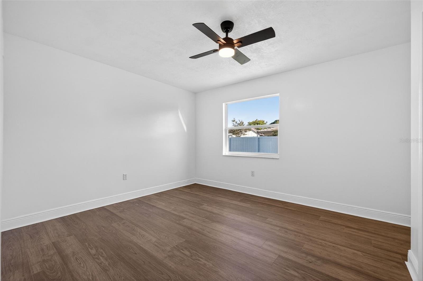 Image 17 of 24 For 13690 87th Place N